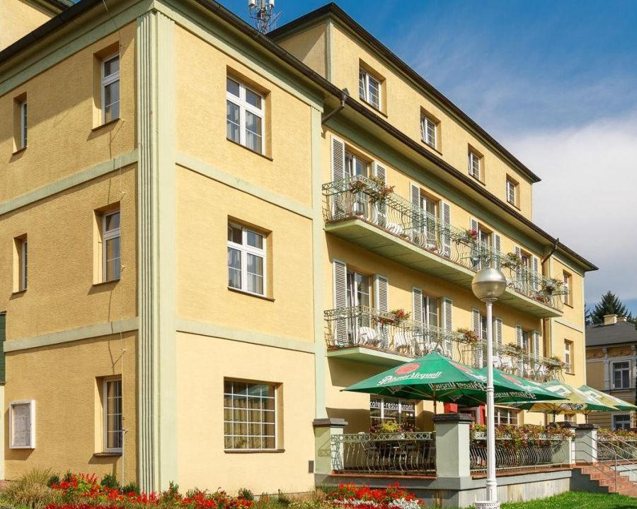 Lázeňský hotel Jirásek - Konstantinovy Lázně