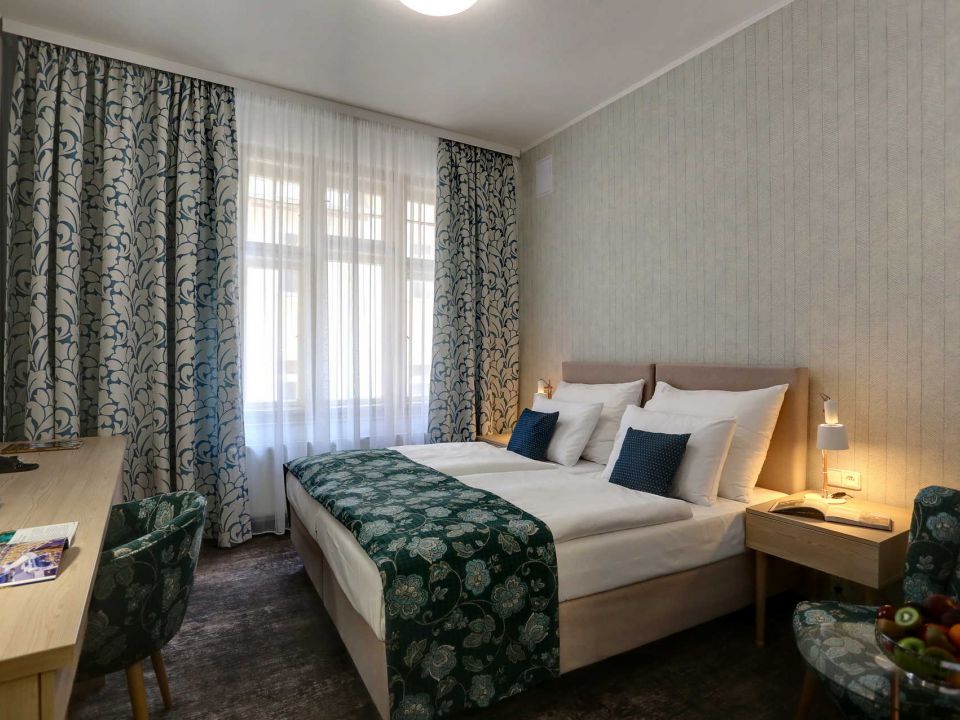 Postcovidový léčebný pobyt v Karlových Varech - hotel Astoria