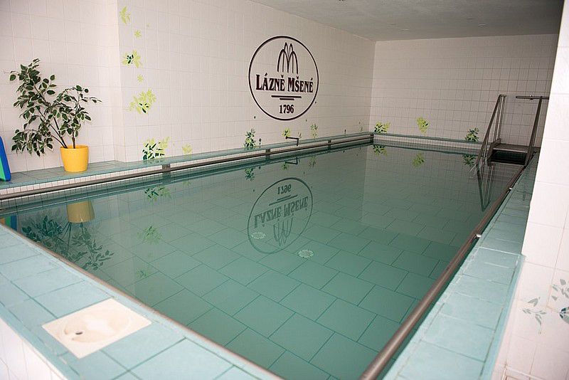 Hotel Říp - hlavní budova v lázních Mšené