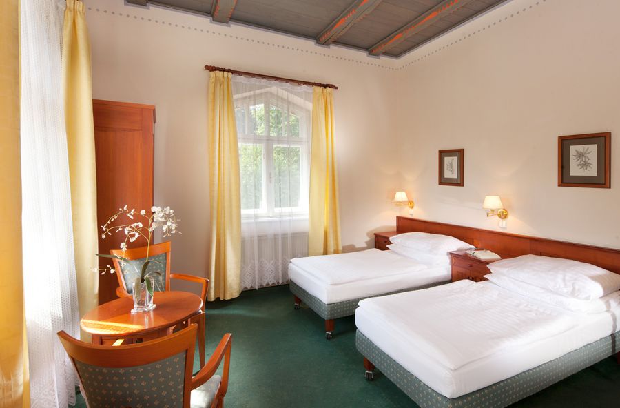 Lázně Luhačovice - Hotel Jestřábí ***