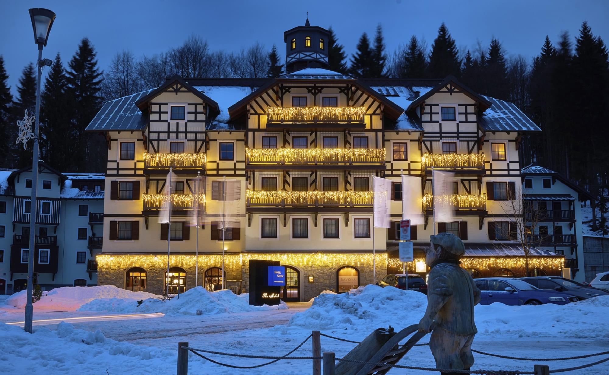 Hotel Savoy   pindler  v Ml  n
